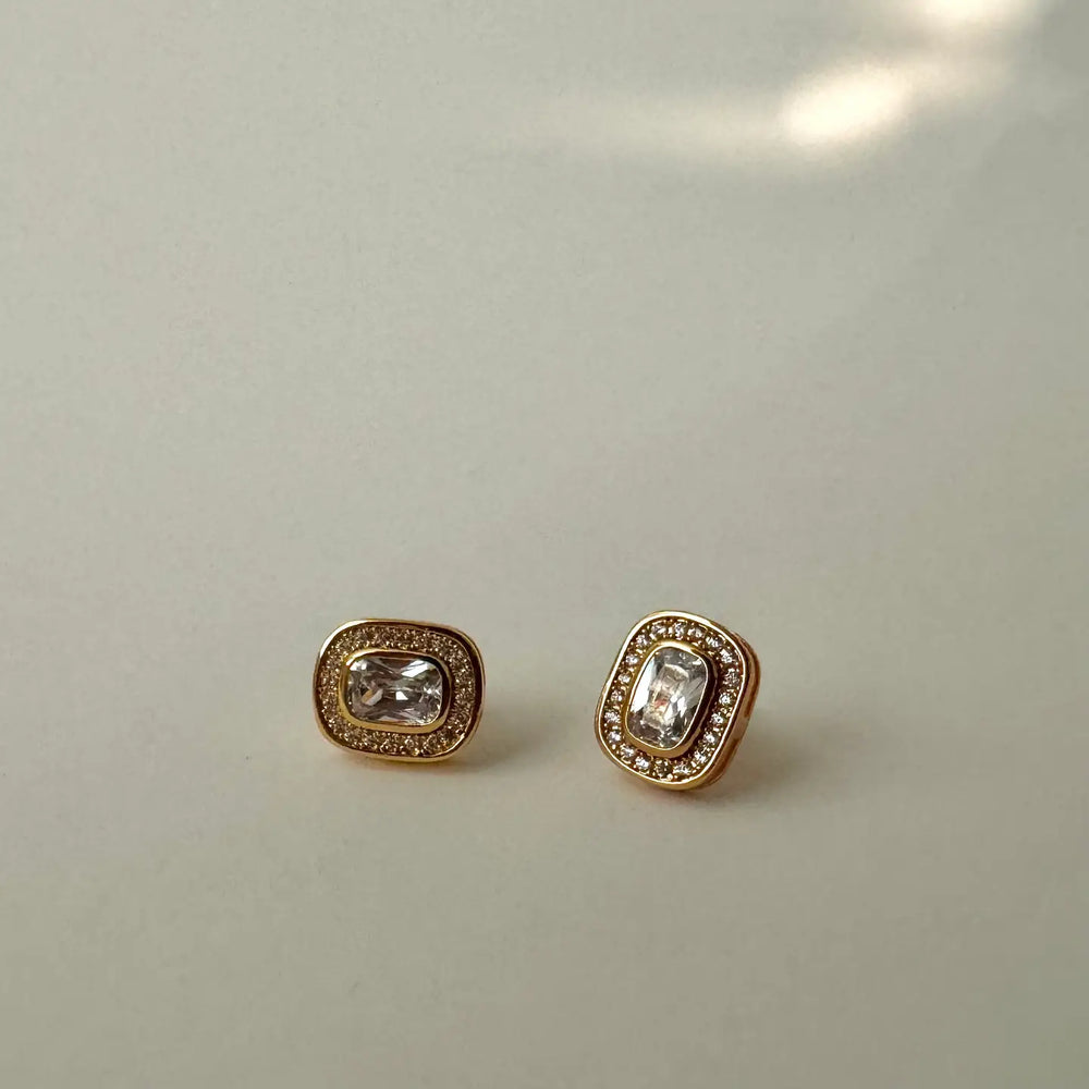 Zoyi Stud Earrings